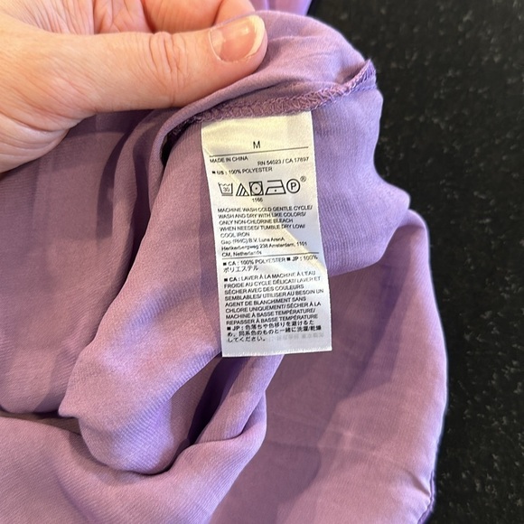 BANANA REPUBLIC FACTORY NWT Purple high neck blouse with button detail size M - Picture 10 of 10